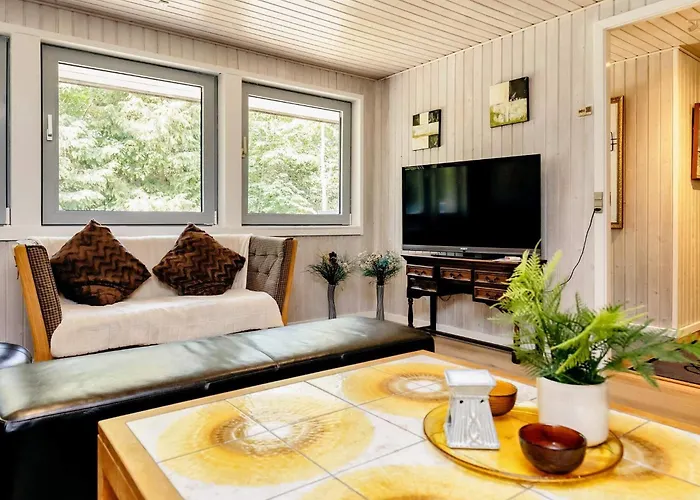 8 Person In Hadsund-by Traum